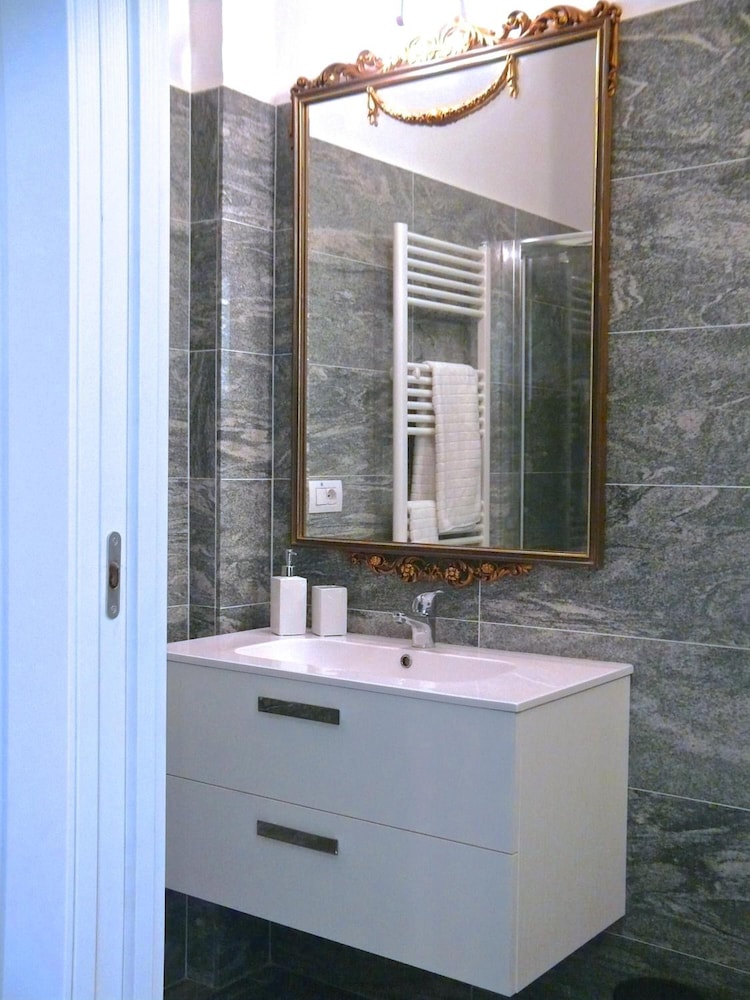 Aiello Suites Milan 32/33