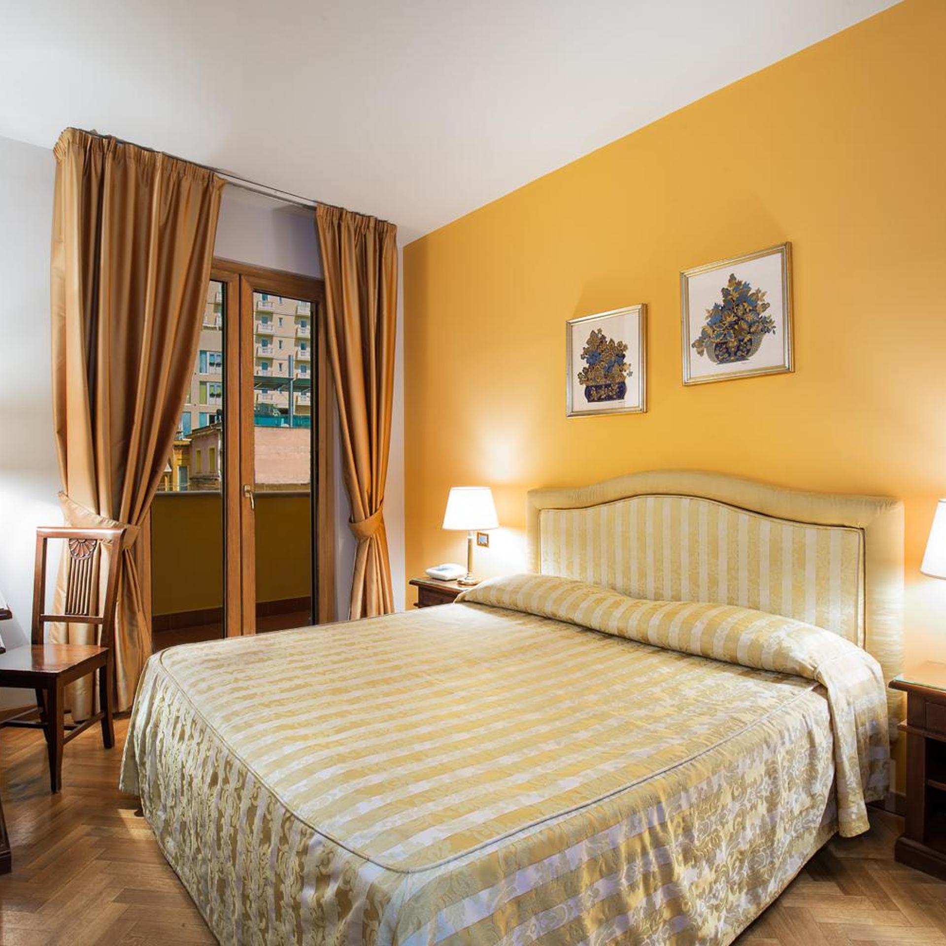 CLASSIC, DOUBLE OR TWIN BED, BALCONY