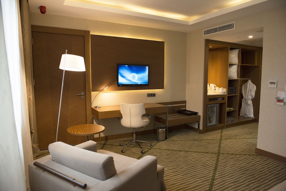 HOLIDAY INN GAZIANTEP SEHITKAMIL 24/39