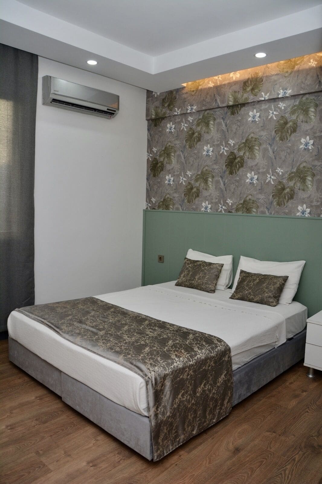 STANDARD, DOUBLE BED