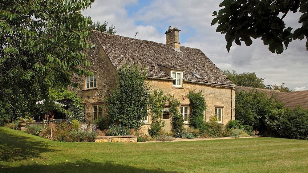 Bookers Cottage 18/25