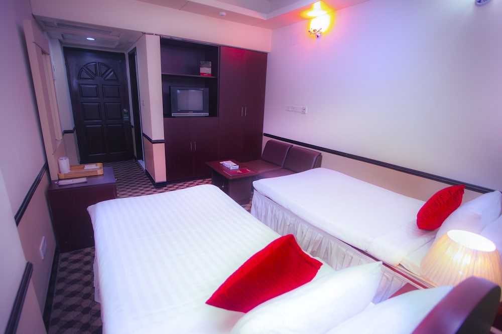 Twin Deluxe Room