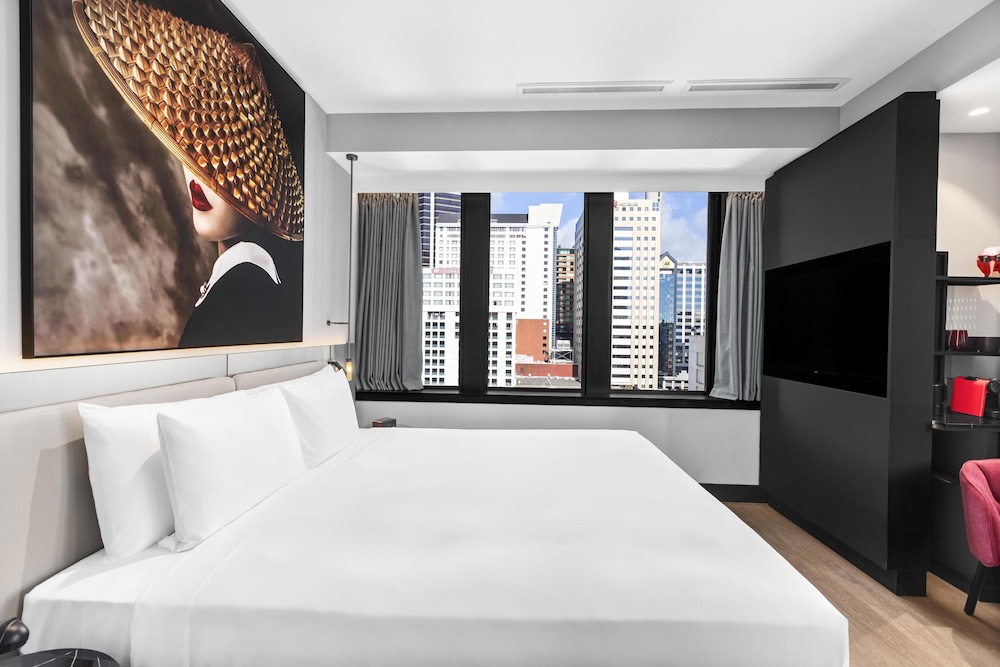 Radisson RED Auckland 5/50