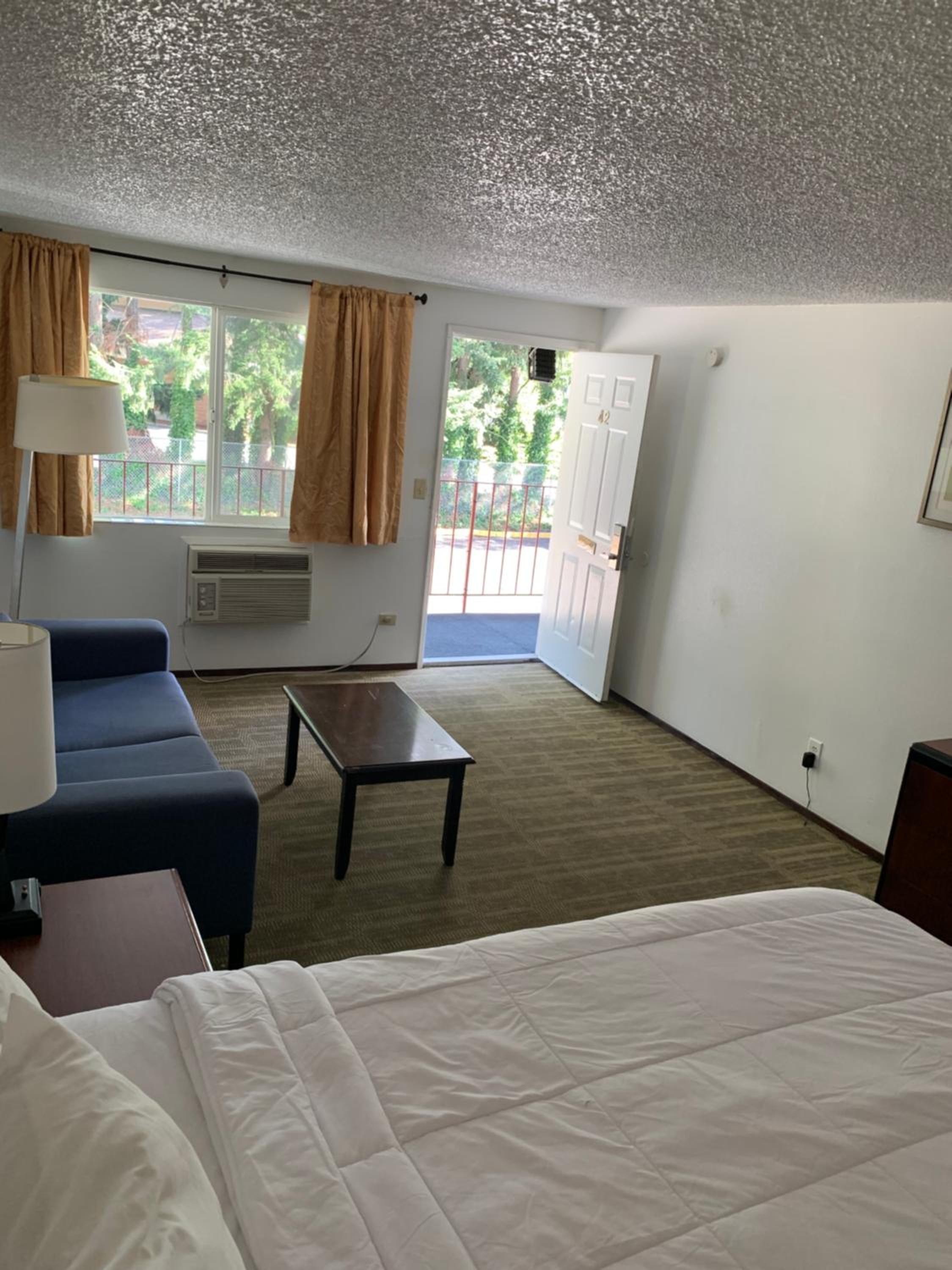 غرفة بسرير كوين، Smokey Point Motor Inn 8/10