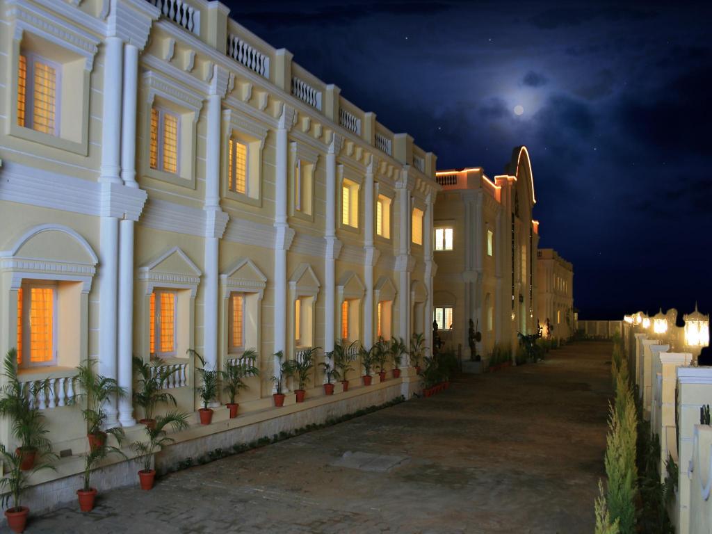Hotel Kumararraja Palace 21/22