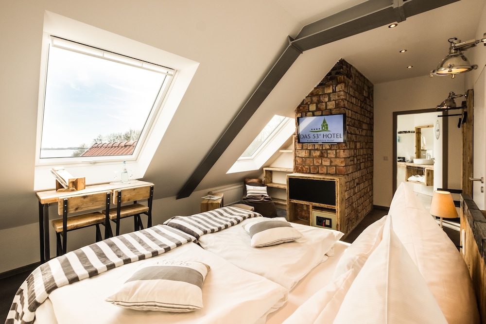 Das 53 Hotel 8/50
