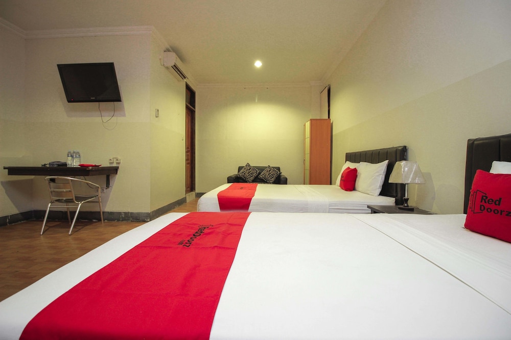 Reddoorz Near Bethesda Manado 7/25
