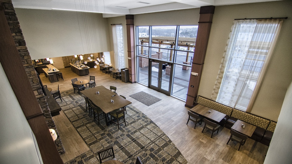 STAYBRIDGE SUITES MARQUETTE 41/82