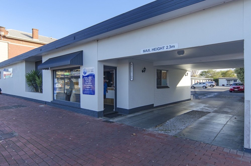 VICTOR HARBOR CITY INN 58/63
