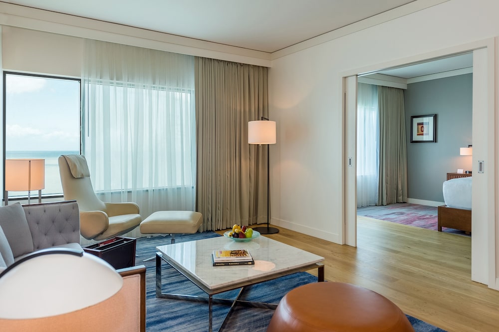 Hyatt Regency Trinidad 56/82