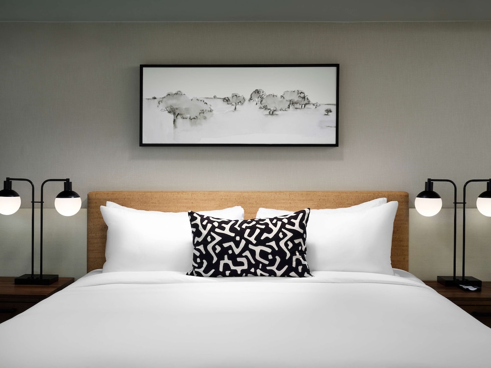 Sonesta Irvine John Wayne Airport 17/75