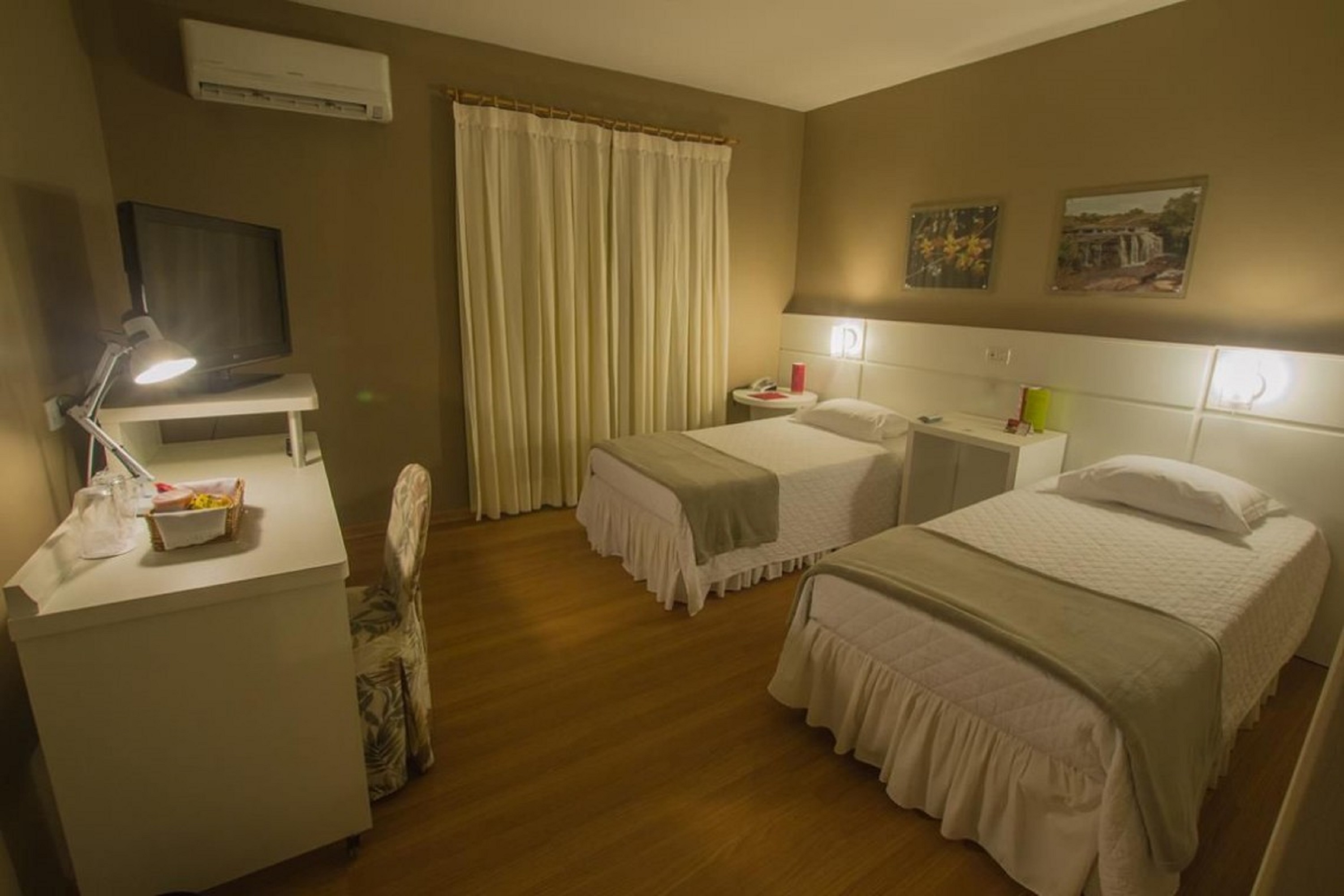 Executive, Double or Twin Bed