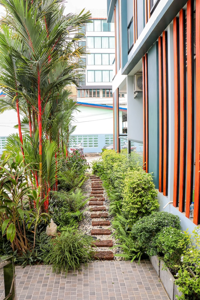 S2 Airport Residence 56/60