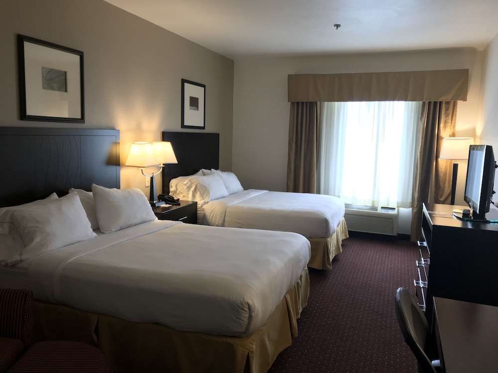 Holiday Inn Express Syracuse-Fairgrounds 28/75