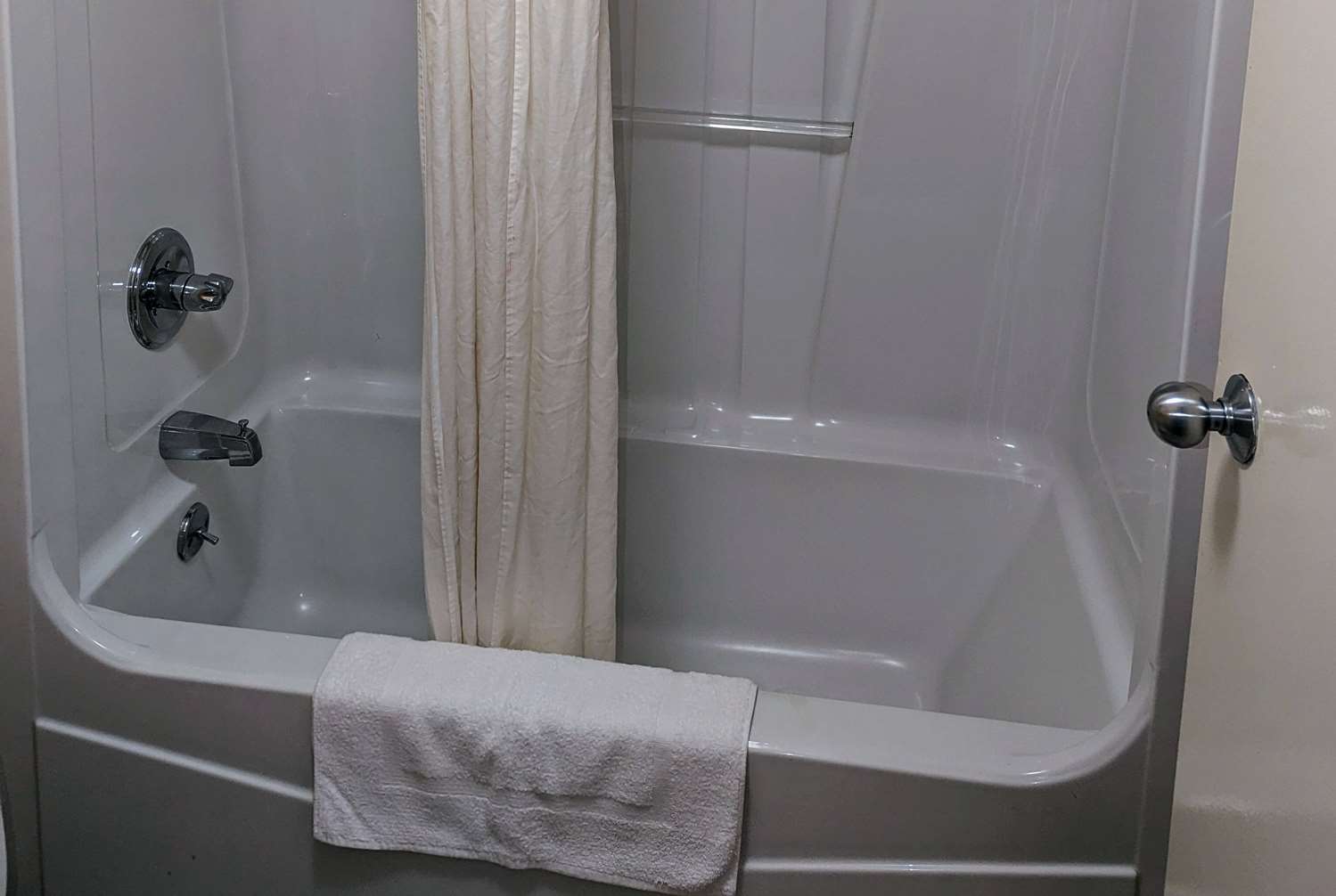 Super 8 by Wyndham Dothan 26/26