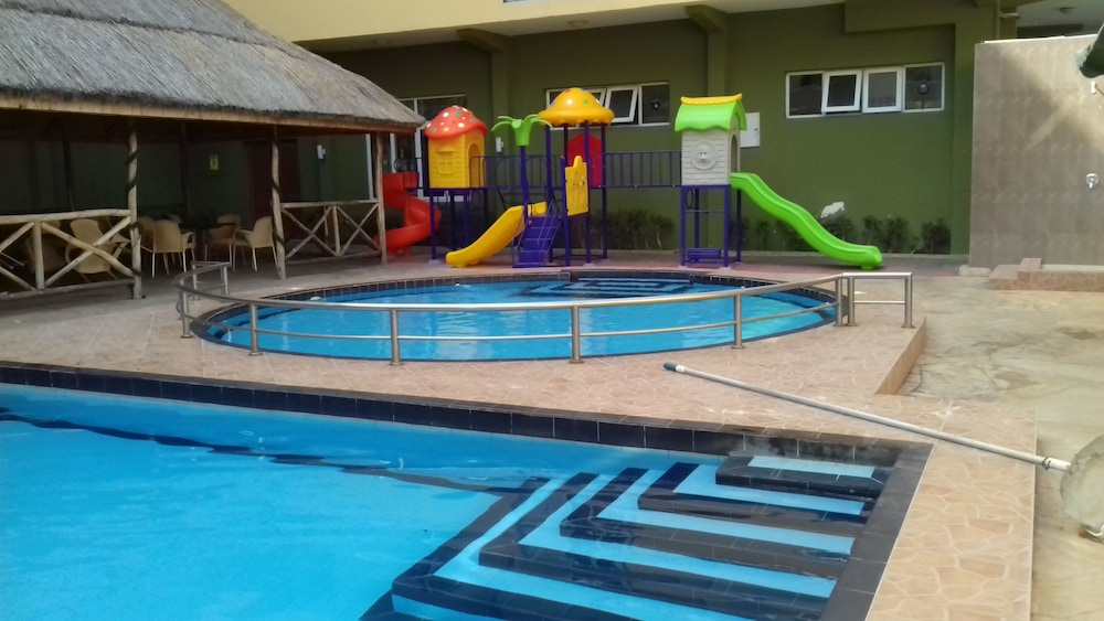 Seascape Hotel 31/39