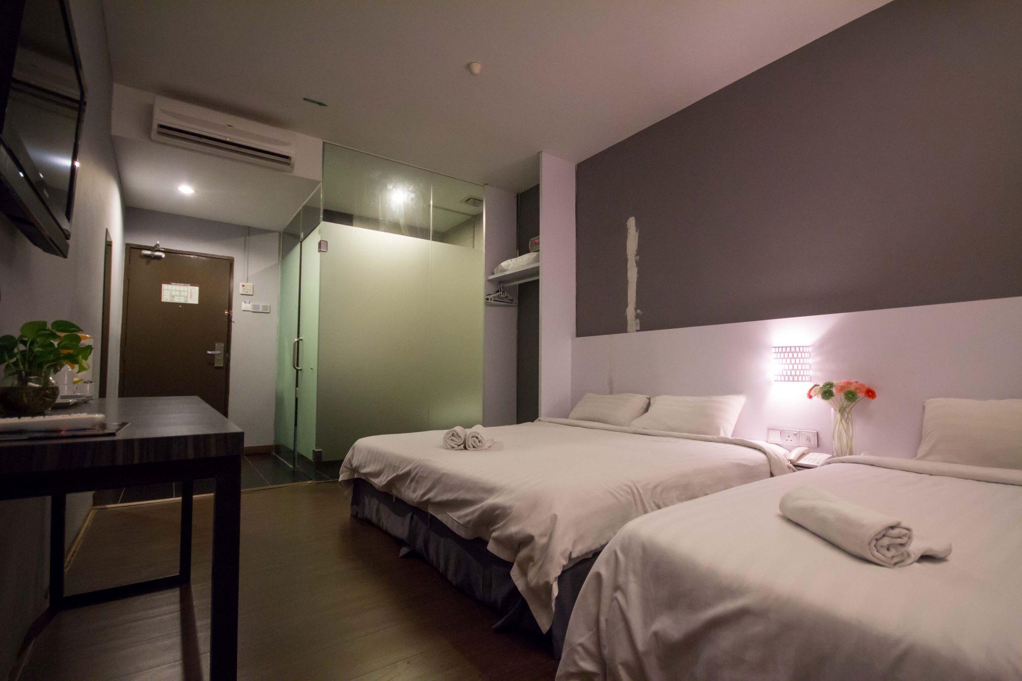 Deluxe, Triple, 1 Double and 1 Single Bed, No Window