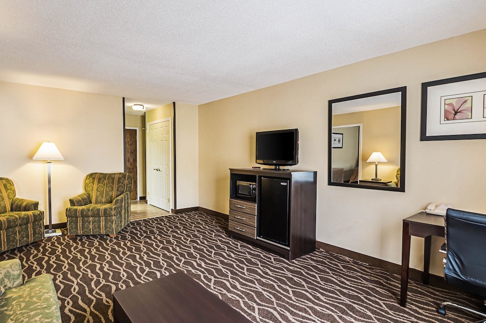 Quality Inn & Suites Frostburg-Cumberland 45/58
