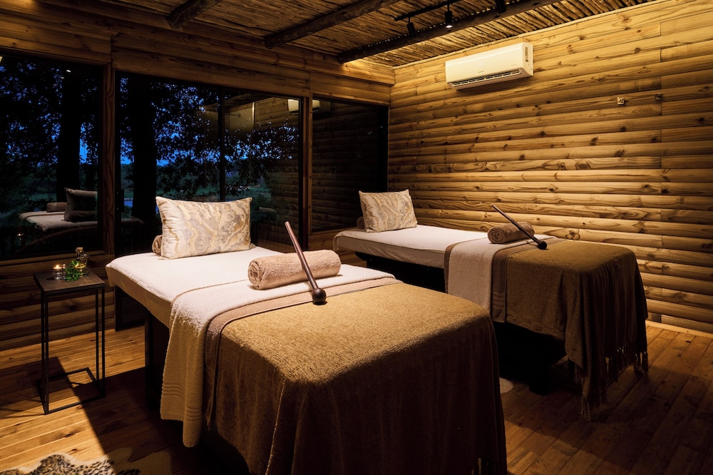 Protea Hotel By Marriott Kruger Gate 49/92