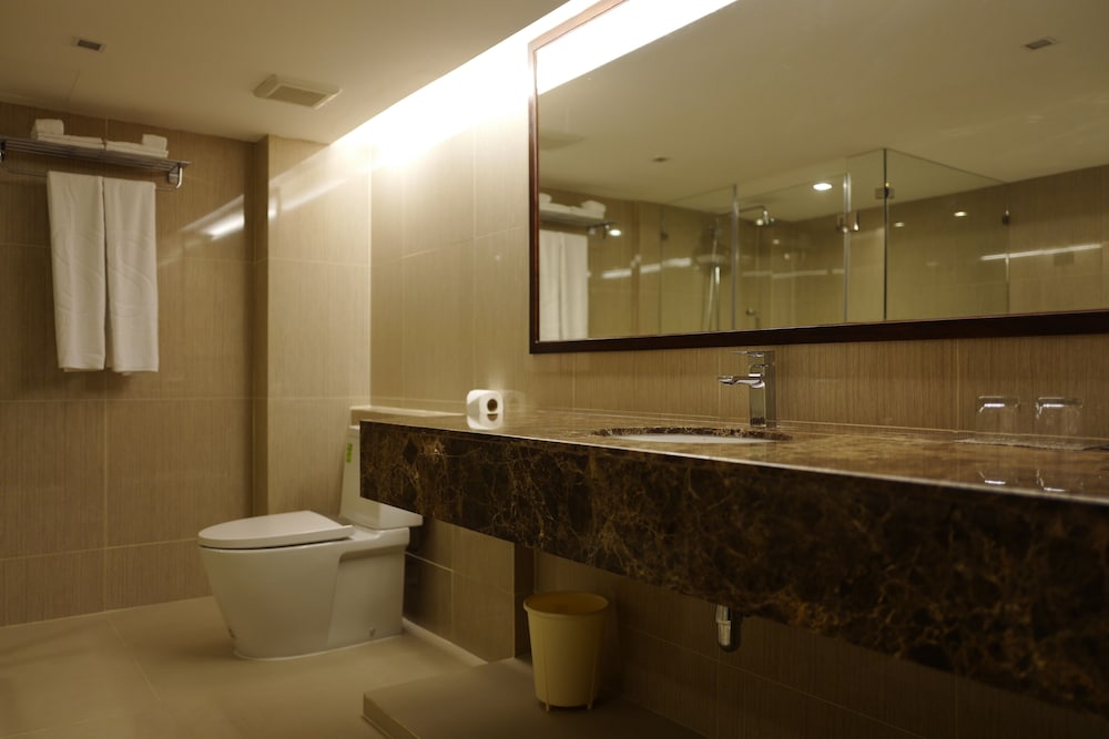 S33 Compact Sukhumvit Hotel 17/78