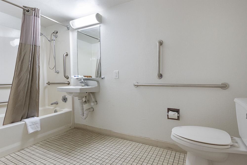 Motel6 Mesa, AZ - South 14/47
