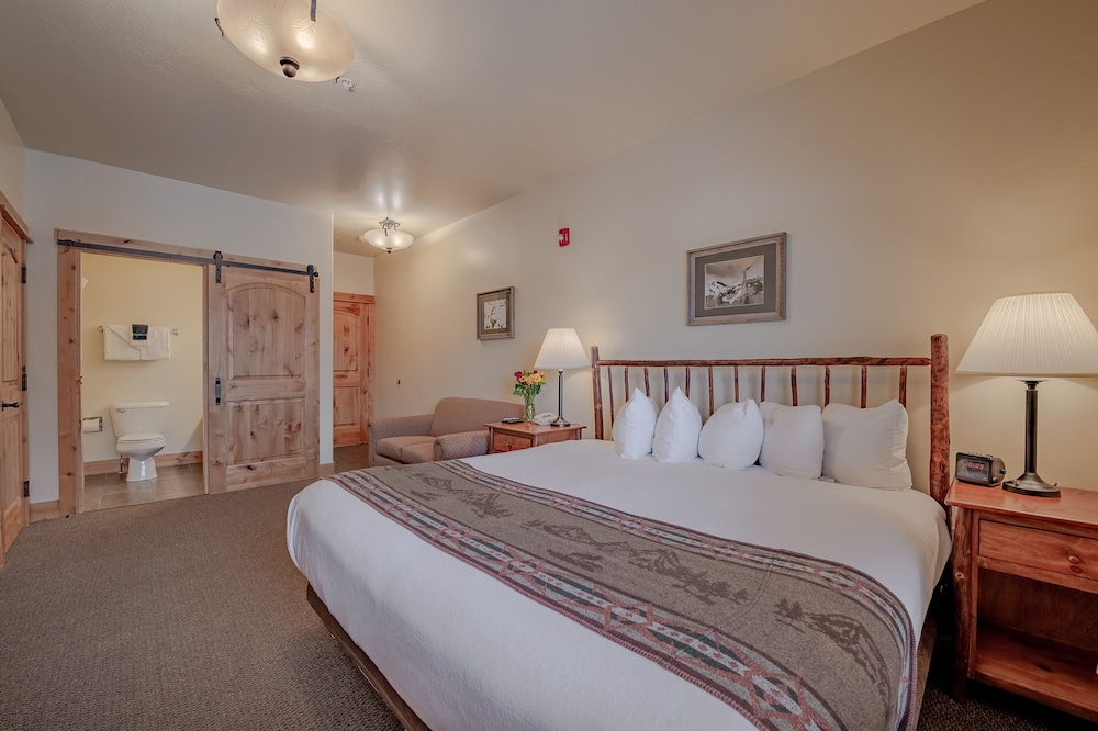 Cowboy Village Resort 20/69