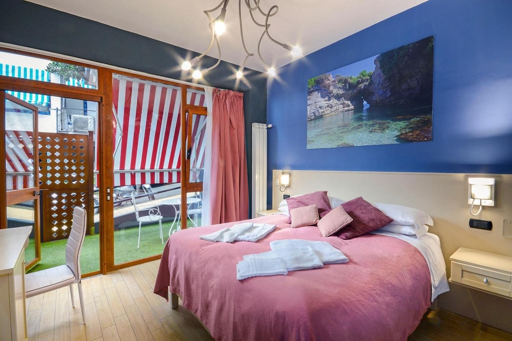 B&B Sorrento Queen 9/50