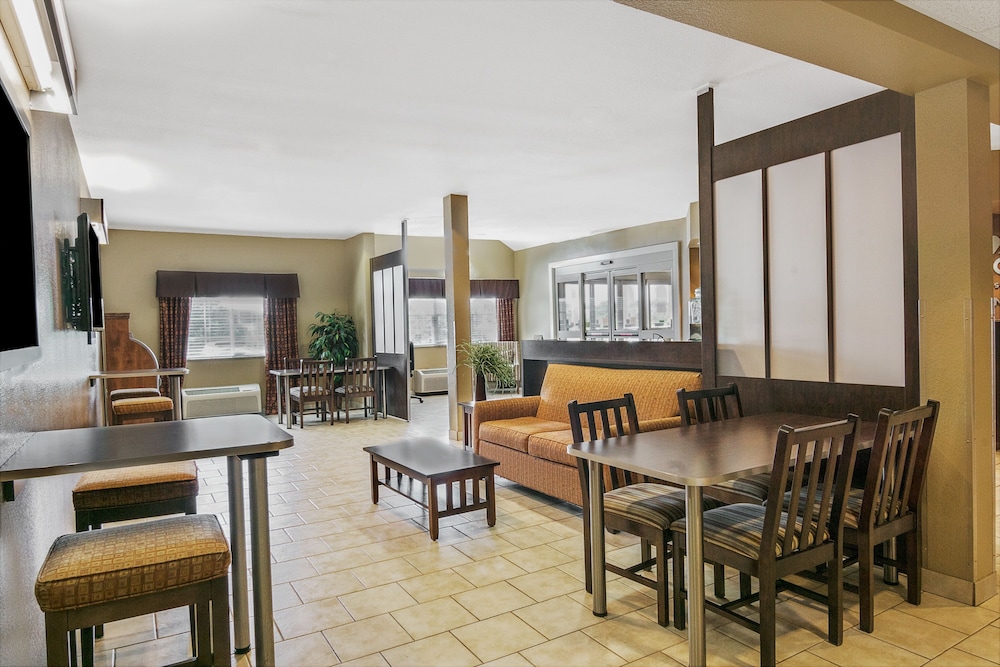 Microtel Inn And Suites Austin 23/38