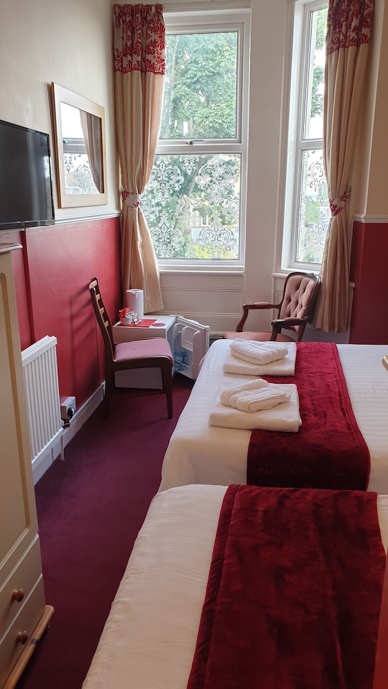 All Seasons Guest House 20/38
