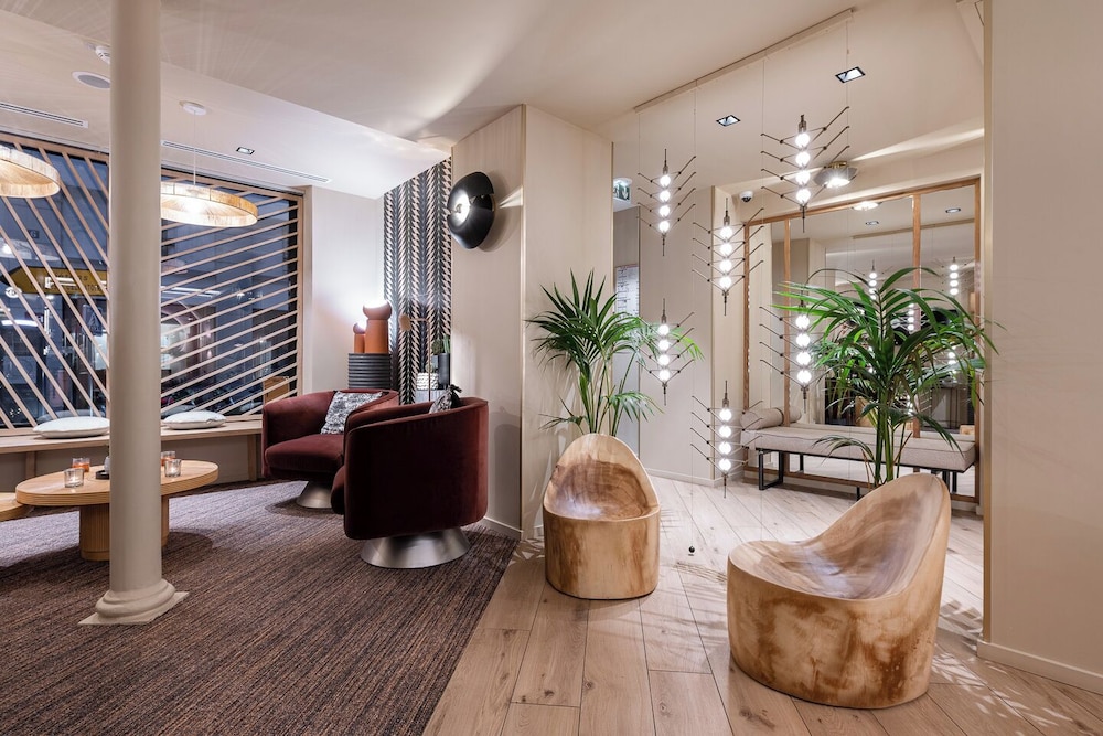 O.lysee Hotel 4/47