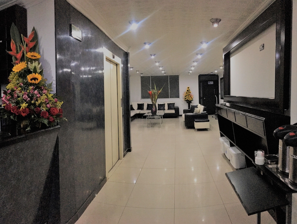 Hotel Ejecutivo Av La Esperanza 15/18