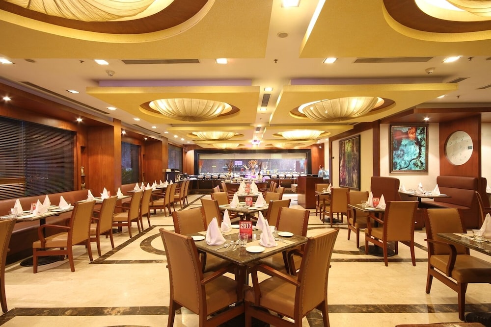 Fortune Select JP Cosmos, Bengaluru 52/70