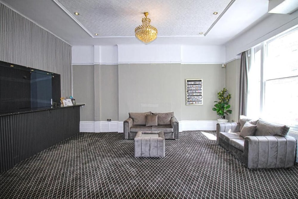 Hyde Park Court 29/50