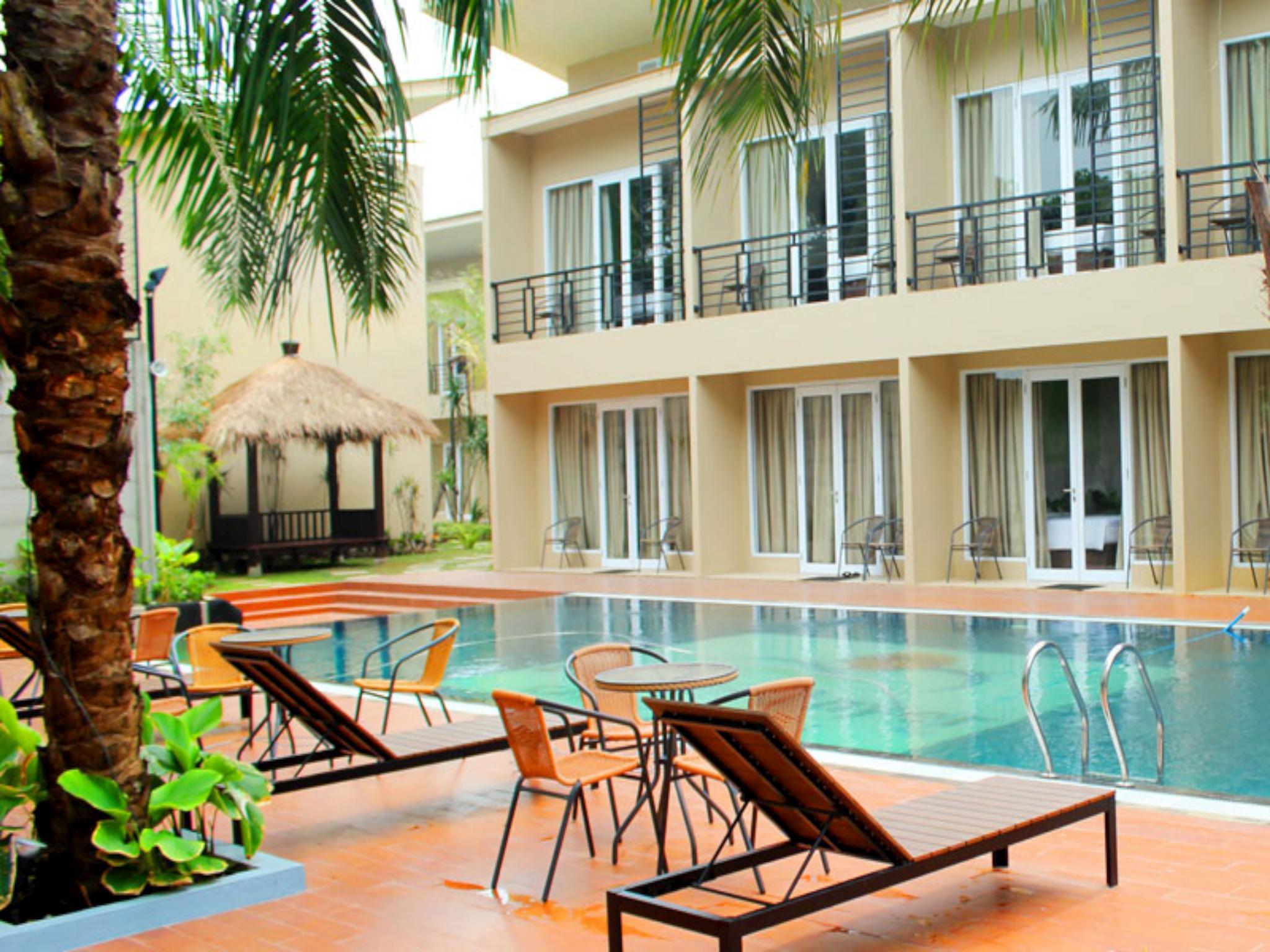Bali De Anyer Hotel and Restaurant 23/25