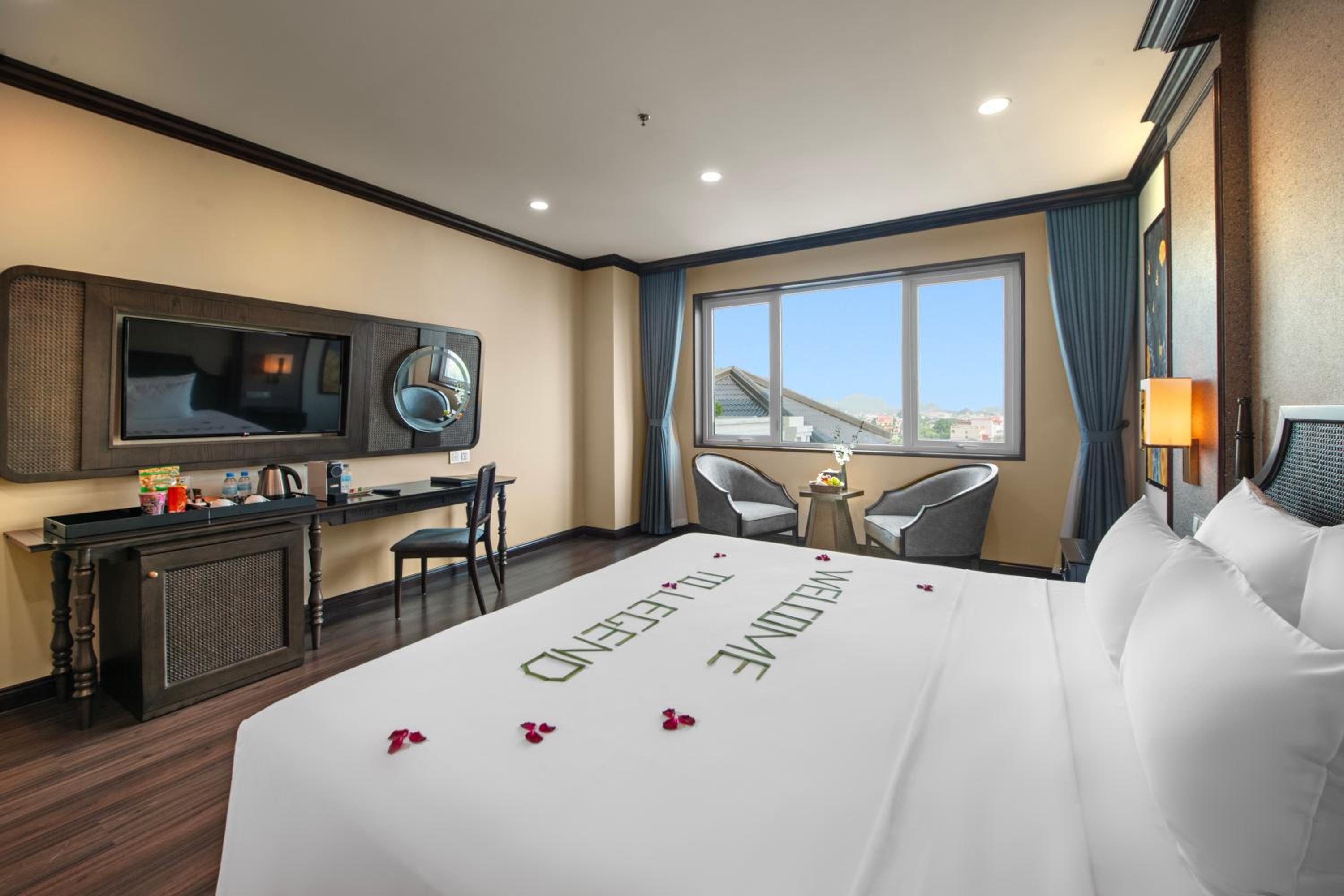 Grand, Connecting, Suite, Double Bed, Interior Wing