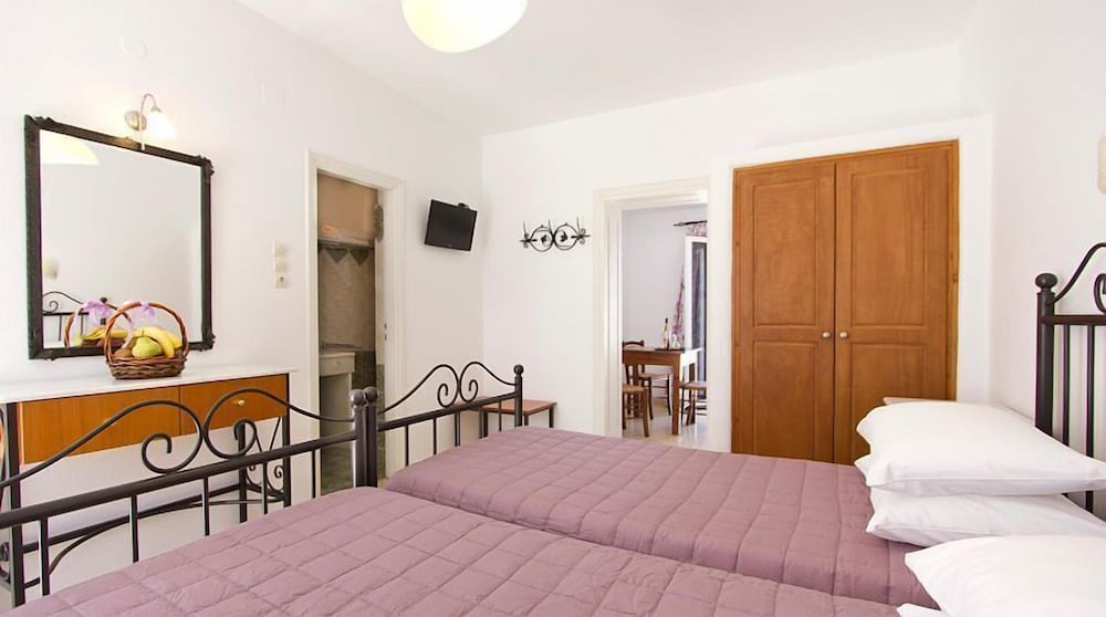Anixi Hotel 10/64