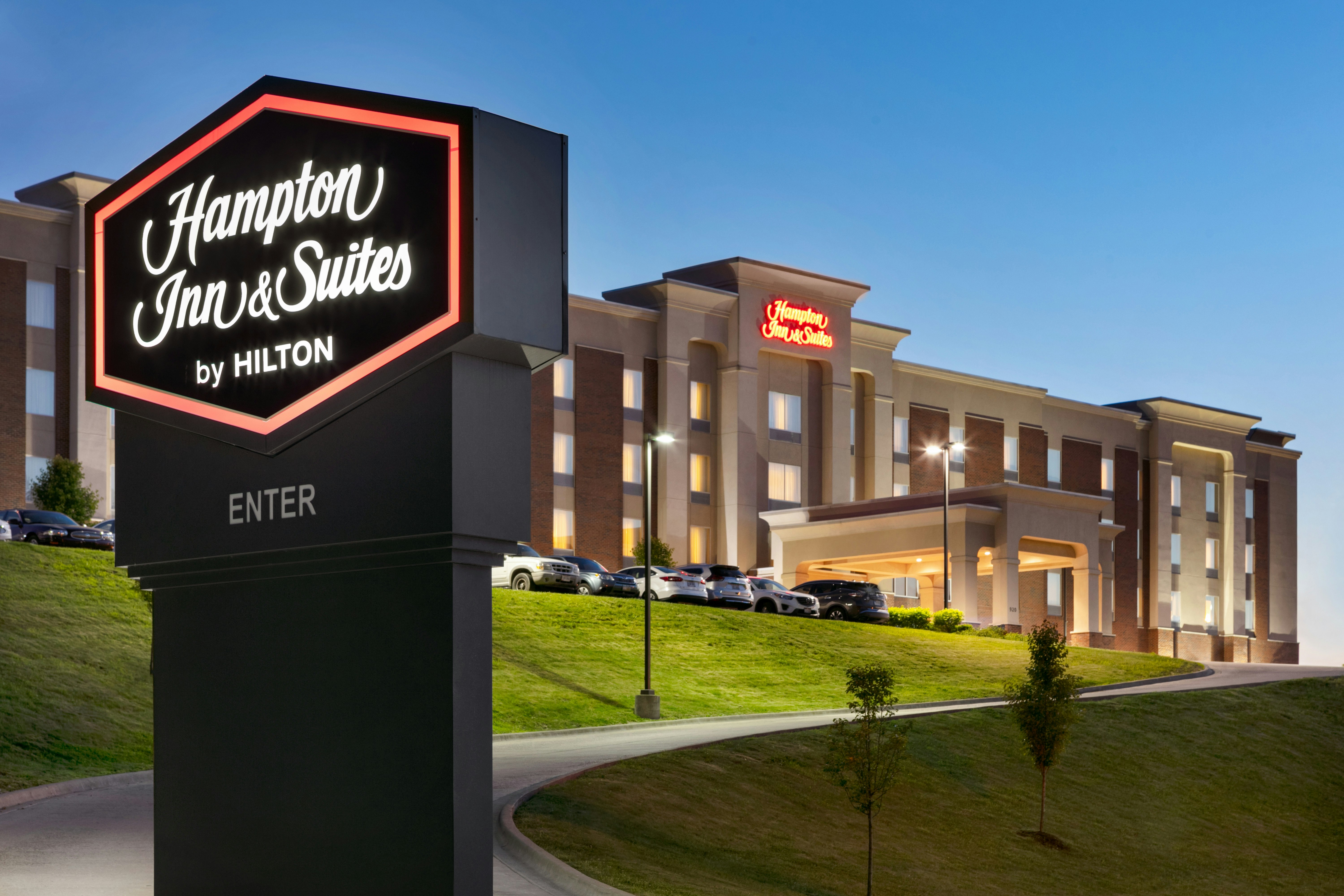 Hampton Inn & Suites Parkersburg Downtown 3/45