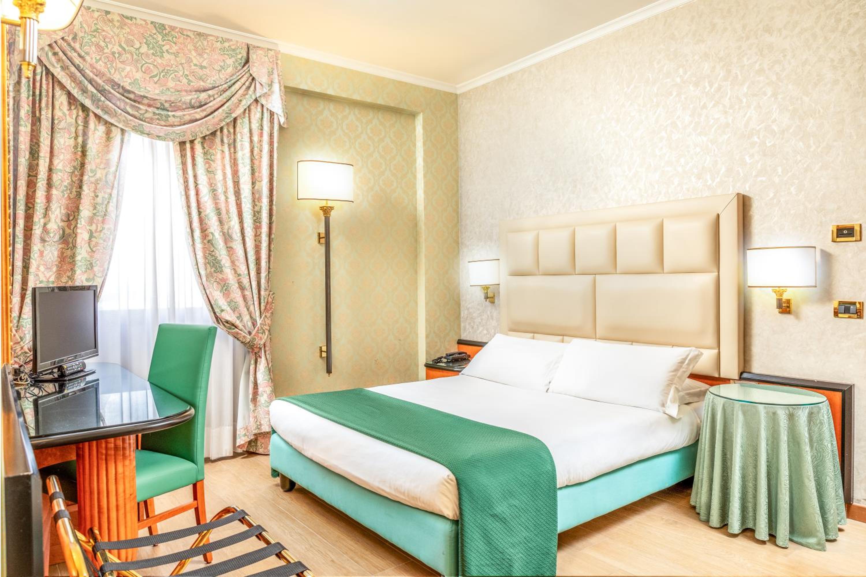 Room, Queen Bed