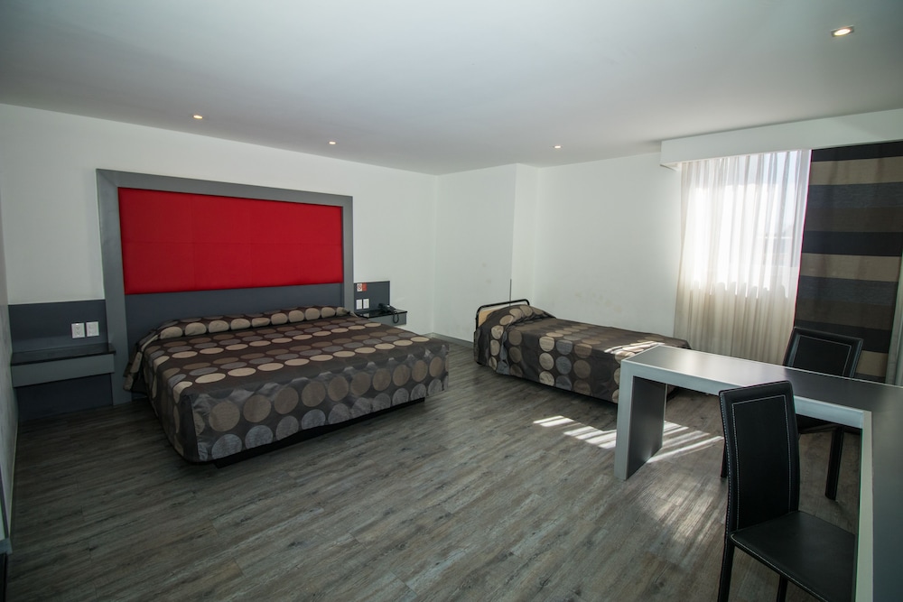 Hotel Atenas Plaza 25/37