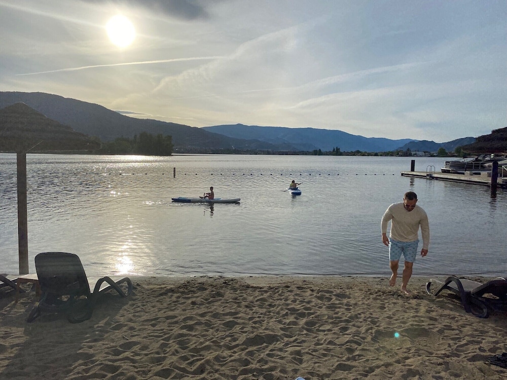Walnut Beach Resort 39/48