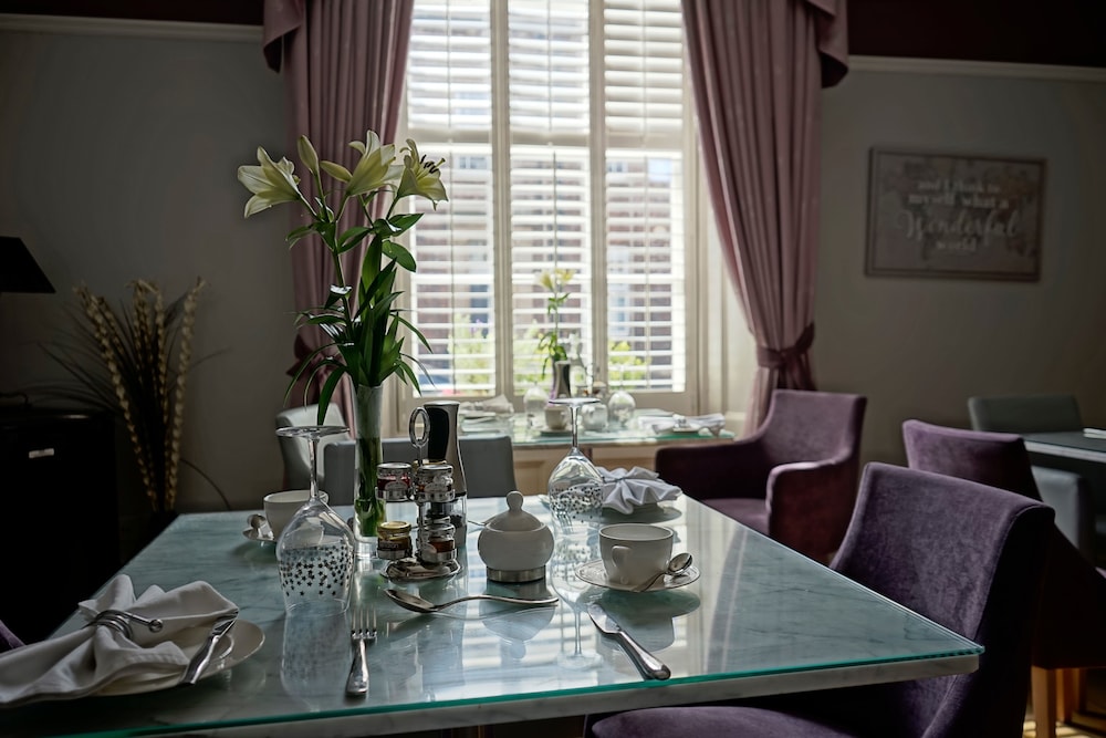 Cartref Guest House 36/50