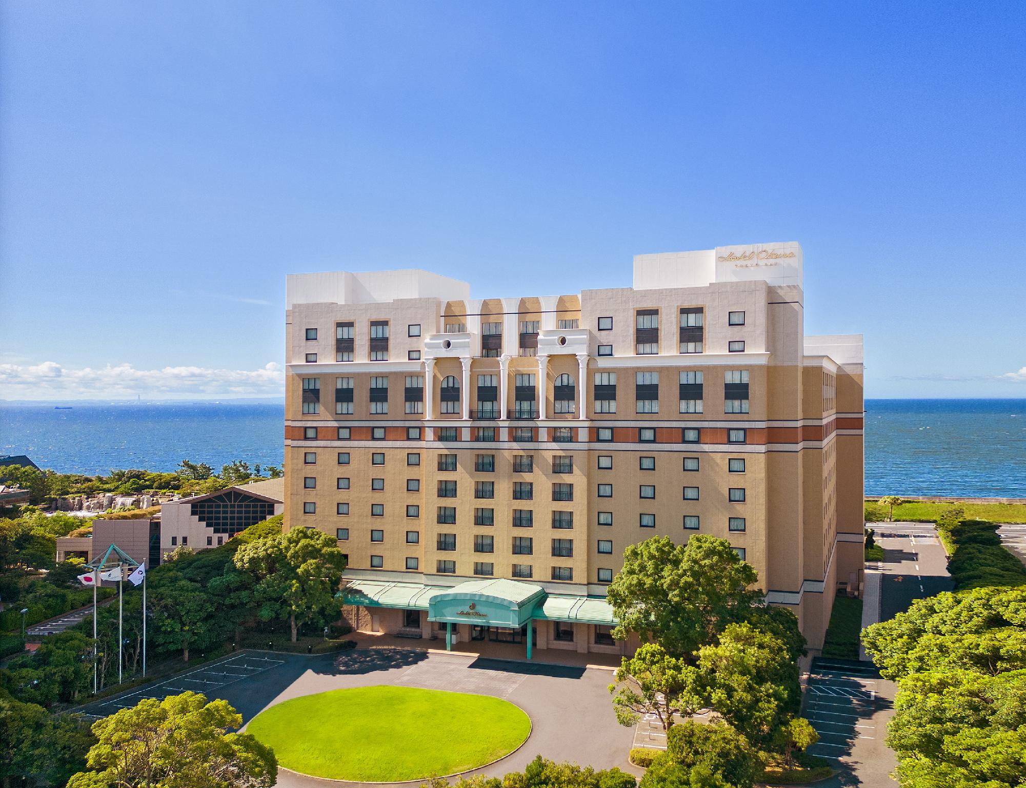 Hollywood, Twin Beds, Sea View
