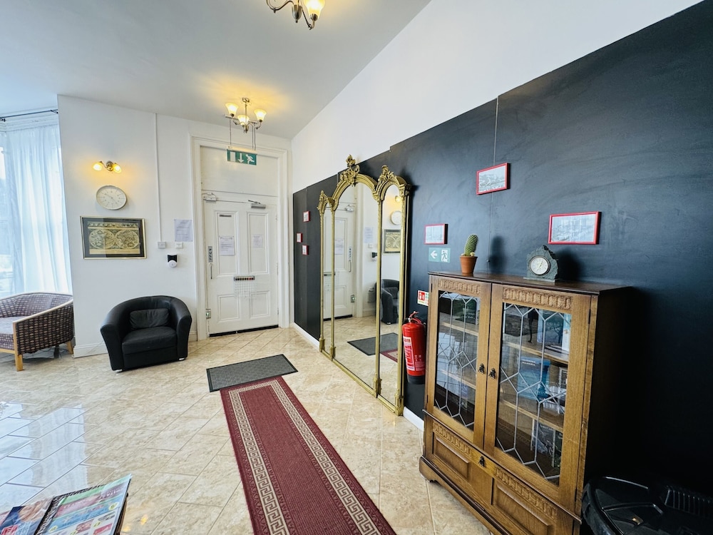 Carlton Court Hotel Eastbourne 6/49