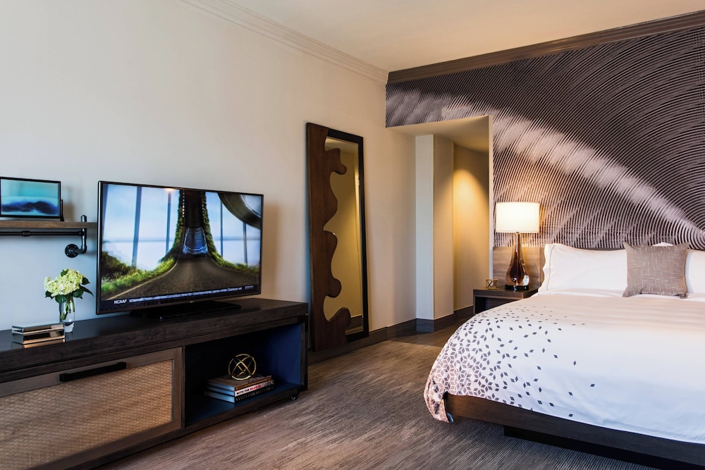 Room at Renaissance Waterford Oklahoma City Hotel, OKLAHOMA CITY - OK