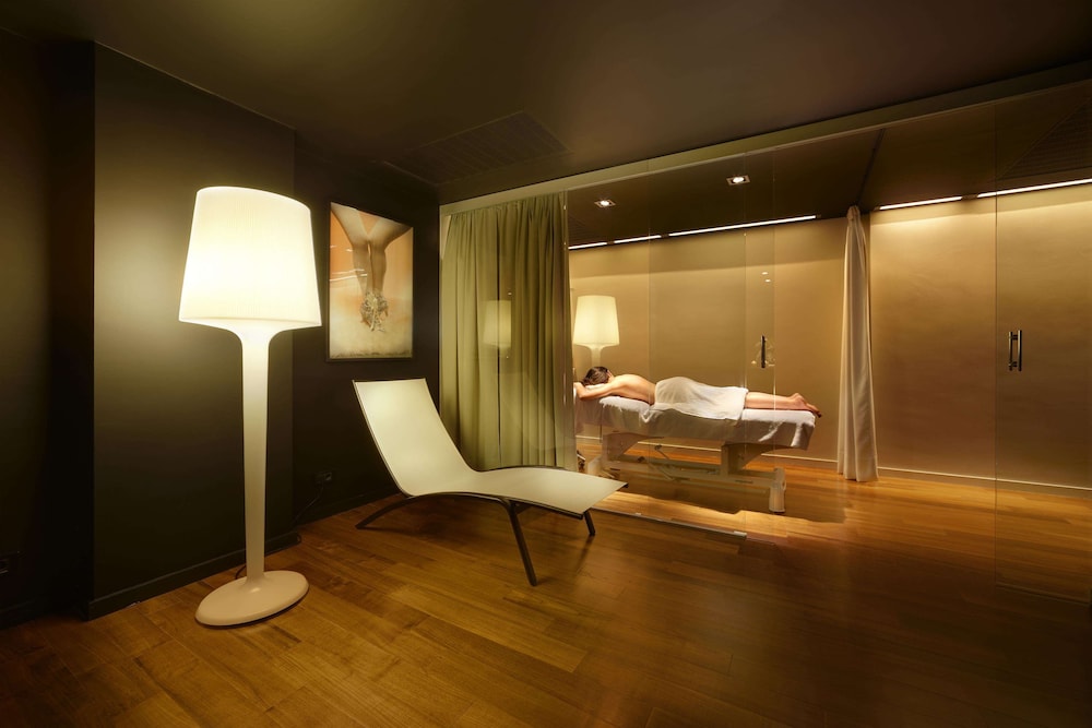 Miro Hotel 40/70