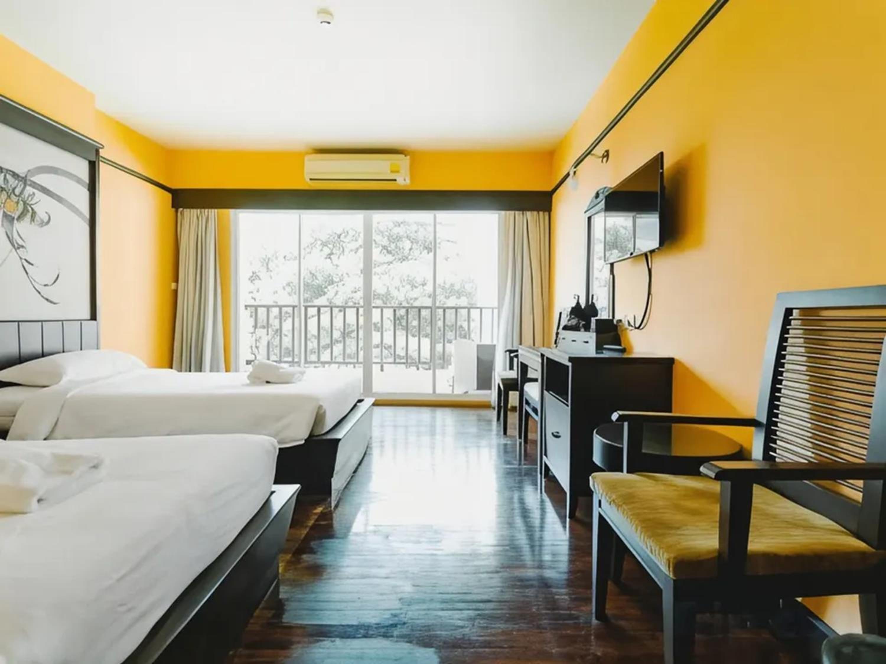 Superior, Twin Beds