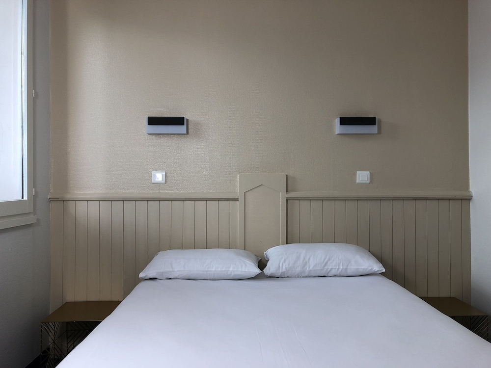 Halt hôtel 8/50