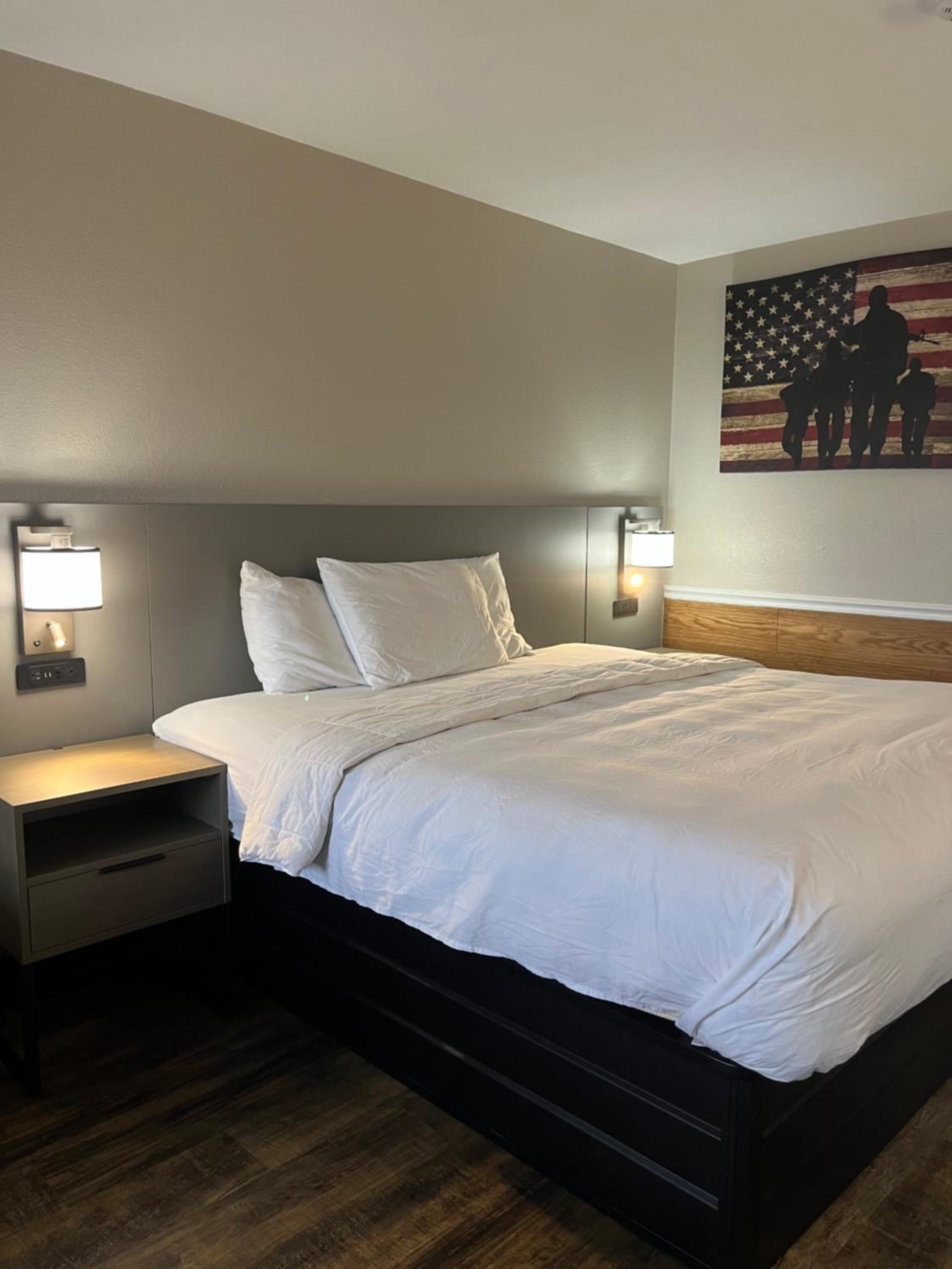 Hallmarc Inn & Suites of West Memphis 18/55