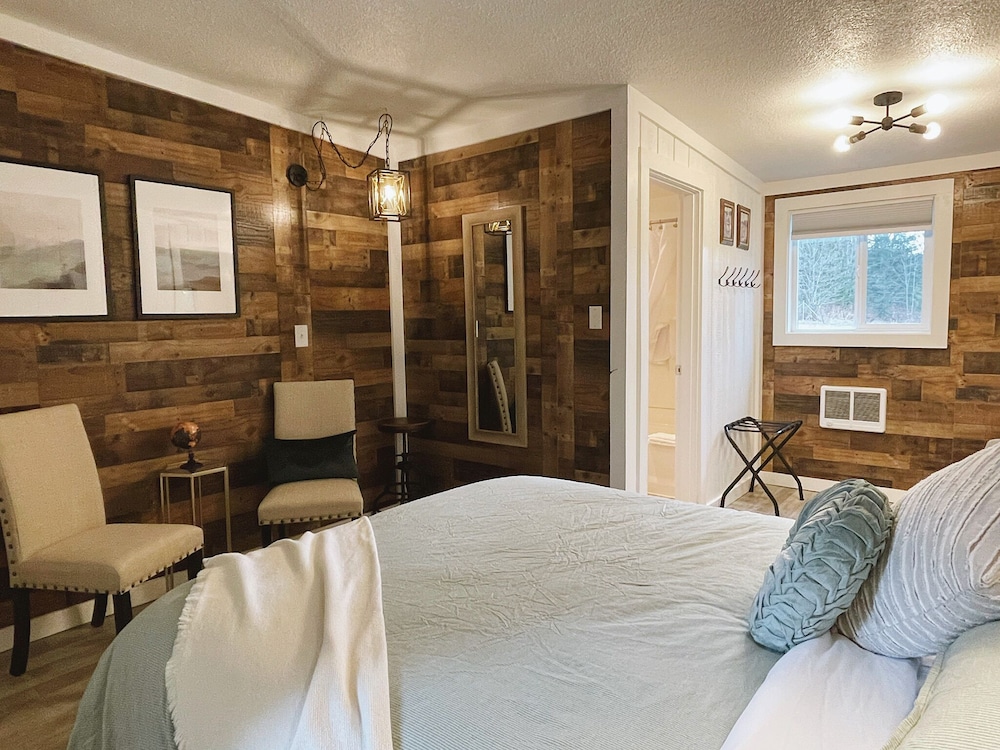 Emerald Valley Inn 16/74