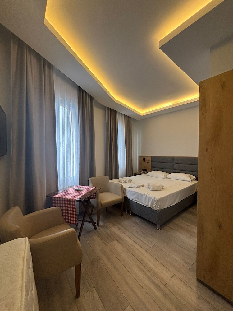 Marine House Boutique Hotel 24/51
